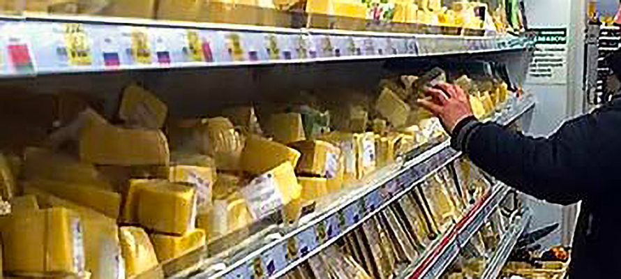 Максимальную скидку магазины в Петрозаводске дают сырам в нарезке