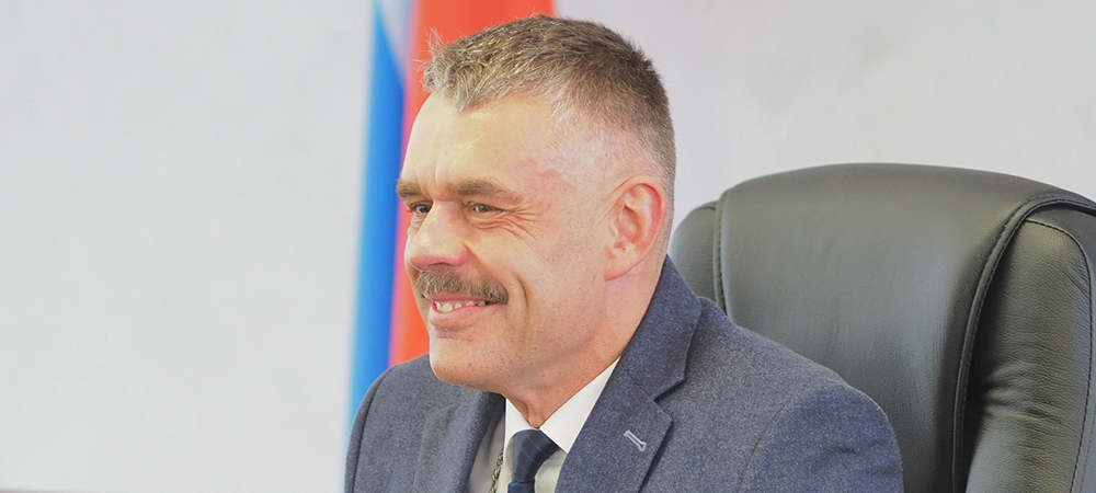 Глава Карелии наградил мэра Петрозаводска почетным знаком