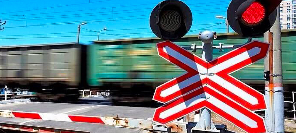 Движение через железнодорожный переезд ограничат в городе бумажников в Карелии