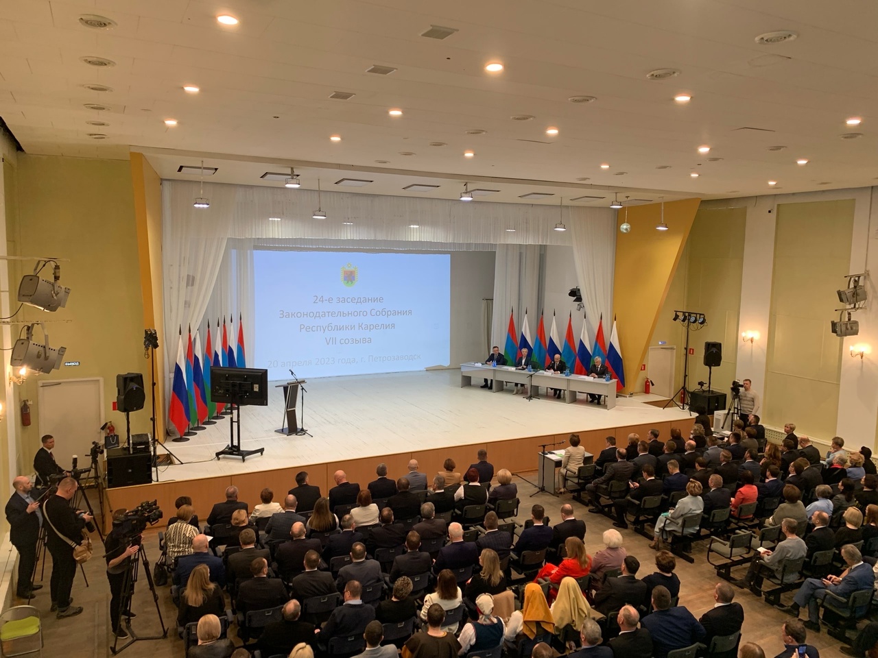 Шандалович открыл заседание парламента, на котором Глава Карелии представит отчет о работе Правительства