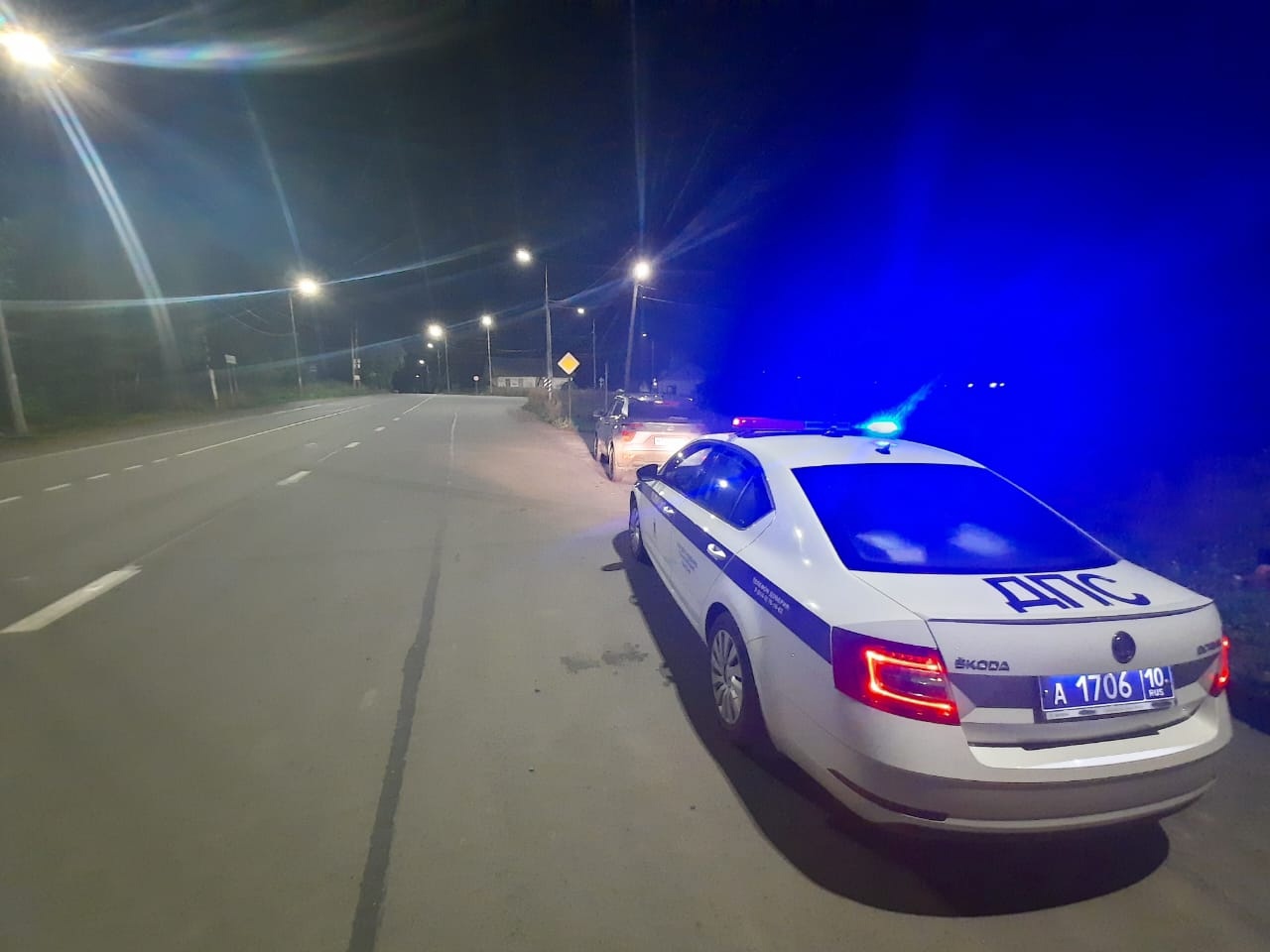 Пьяный угонщик в Карелии украл аккумулятор из светофора