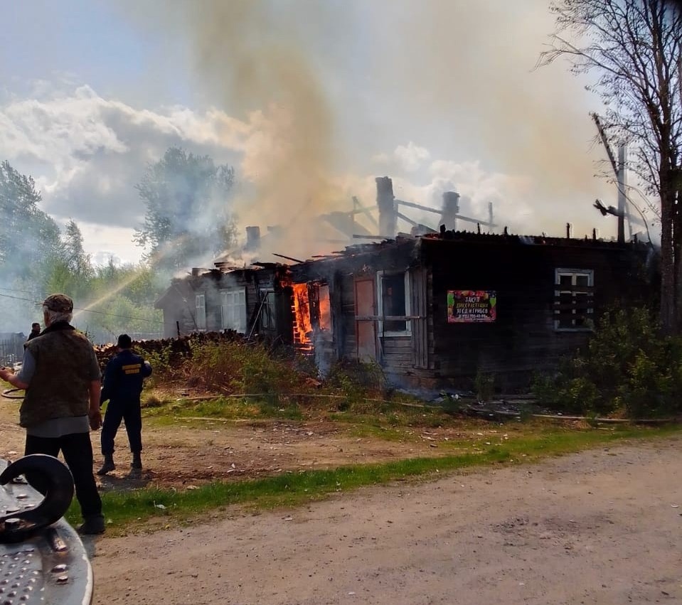 В Карелии семья спасателя потеряла все нажитое на пожаре, где погибла молодая женщина