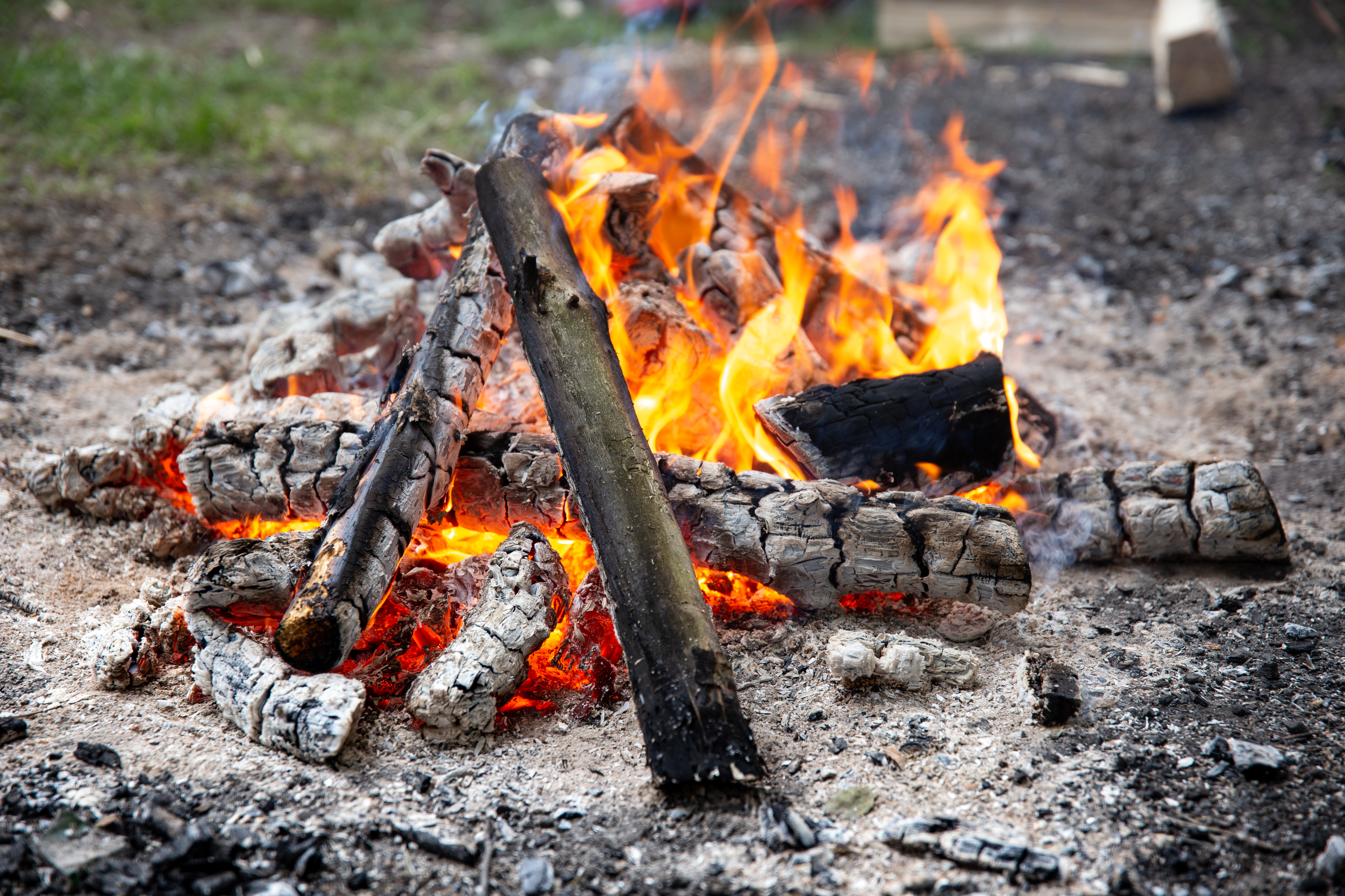 Житель Петрозаводска обгорел на отдыхе у костра