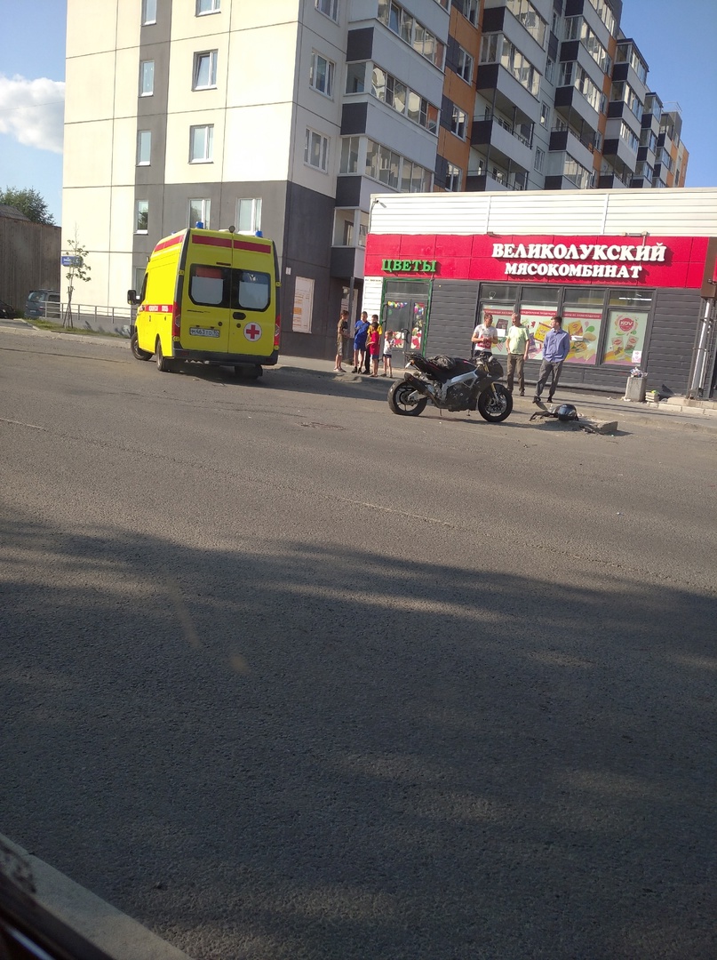 Скорость довела мотоциклиста до приезда реанимации в Петрозаводске