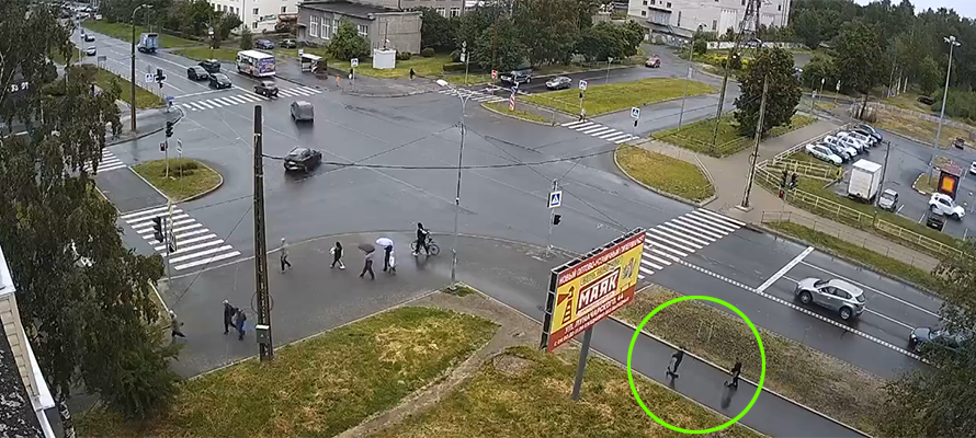 Дети повадились бегать по «зебре» навстречу машинам в Петрозаводске (ВИДЕО)