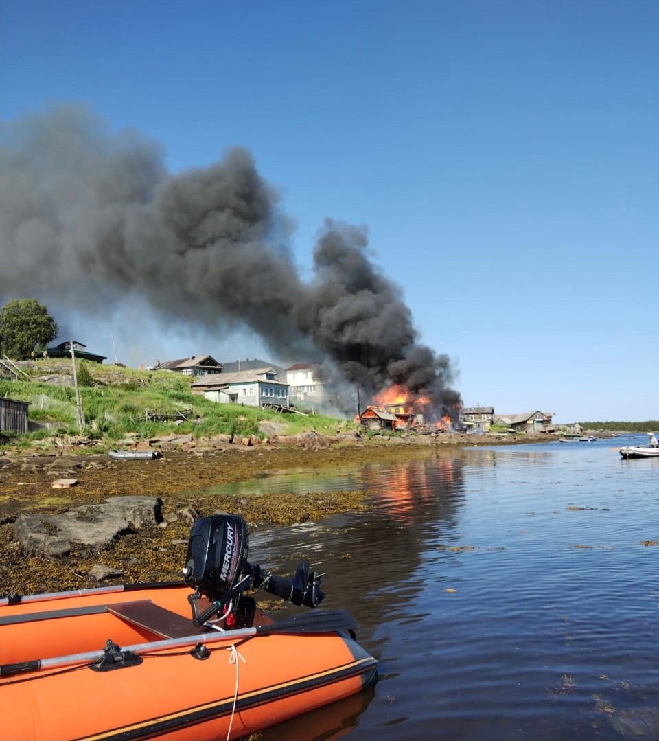 Пожар на берегу Белого моря в Карелии потушили (ФОТО)