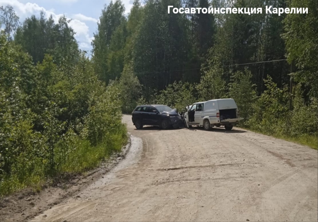 В Карелии лоб в лоб сошлись российский и японский внедорожники (ФОТО) |  30.06.2023 | Новости Петрозаводска - БезФормата