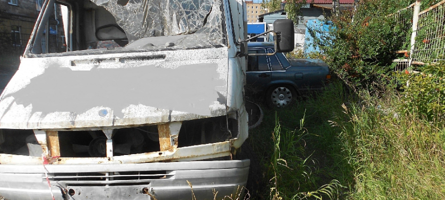 Власти Петрозаводска борются в судах с хозяевами брошенного автохлама