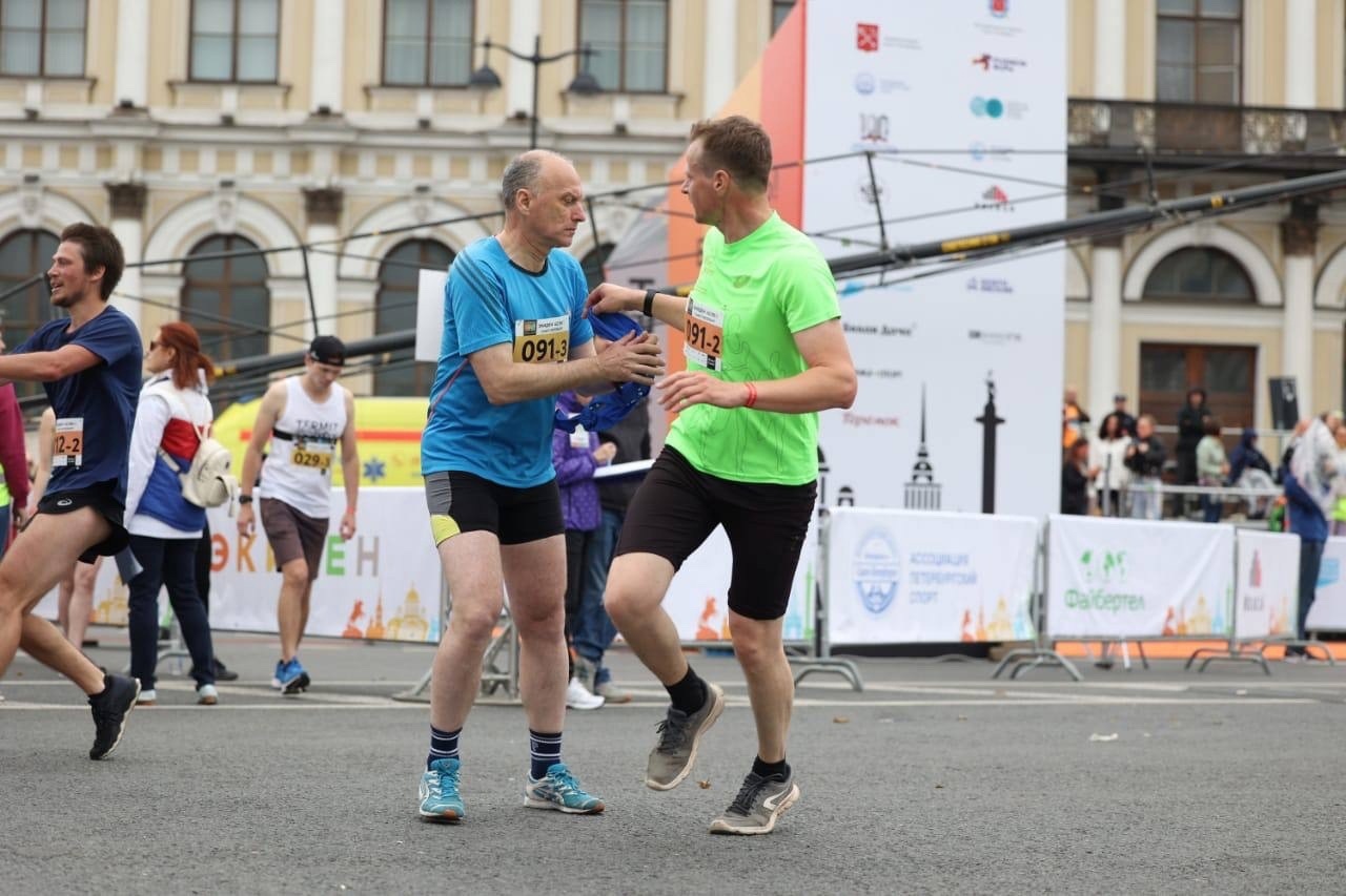 Спортсмены из Петрозаводска преодолели «марафон по-японски» в городе на Неве (ФОТО)