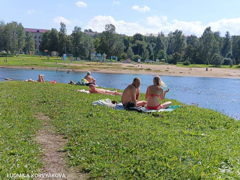 Спасение от жары на этой неделе жители Петрозаводска искали у воды