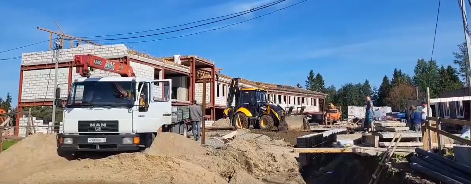 Строители продолжают работать на «Кургане» в Петрозаводске