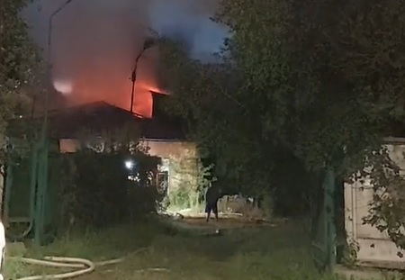 Бывший хлебозавод горел ночью в Кондопоге