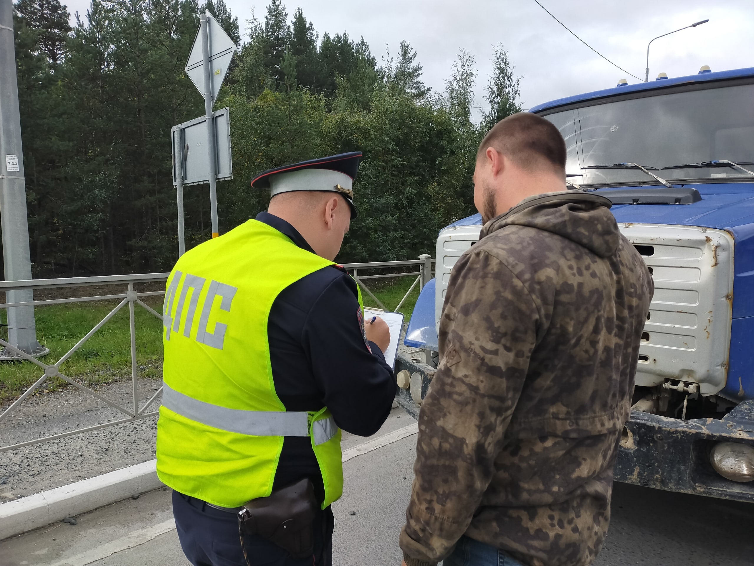 На въезде в Петрозаводск остановили водителей грузовиков | СТОЛИЦА на Онего