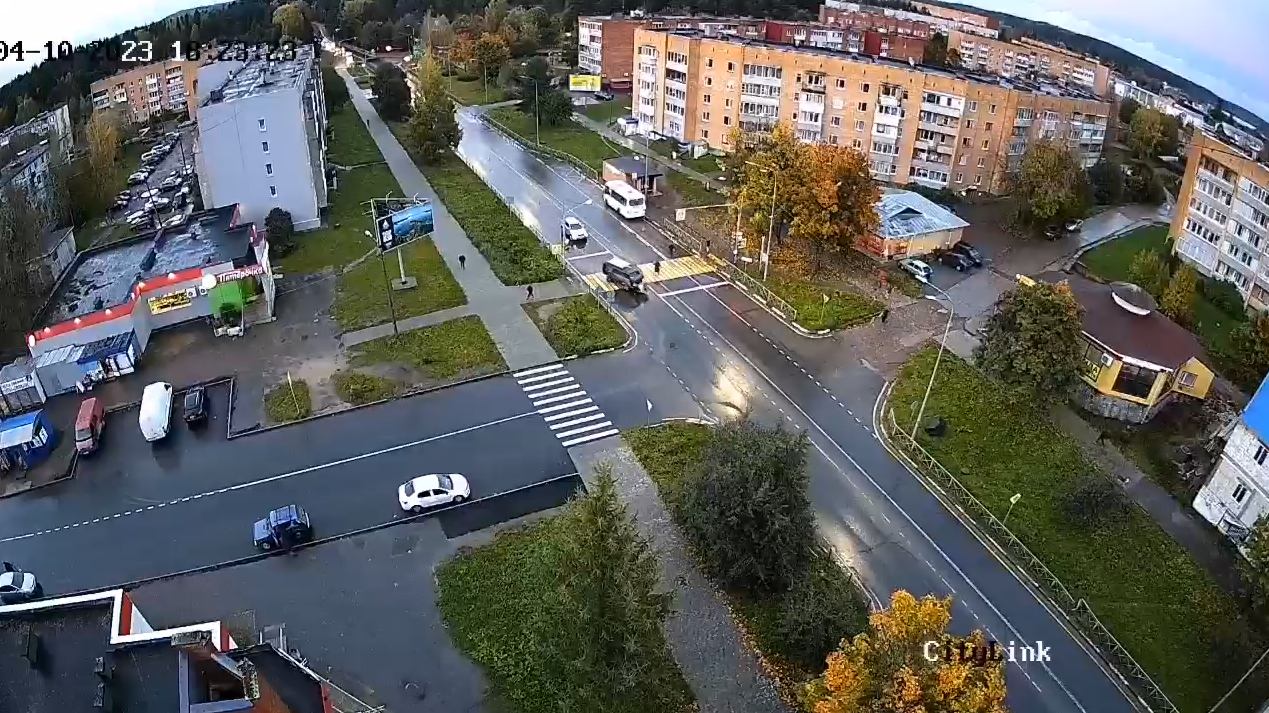 Автомобиль протащил сбитого пешехода по дороге в Карелии и уехал прочь |  05.10.2023 | Новости Петрозаводска - БезФормата