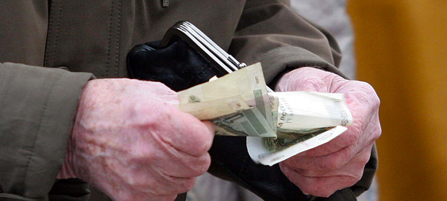 Аферисты похитили более миллиона рублей у пенсионера из Костомукши
