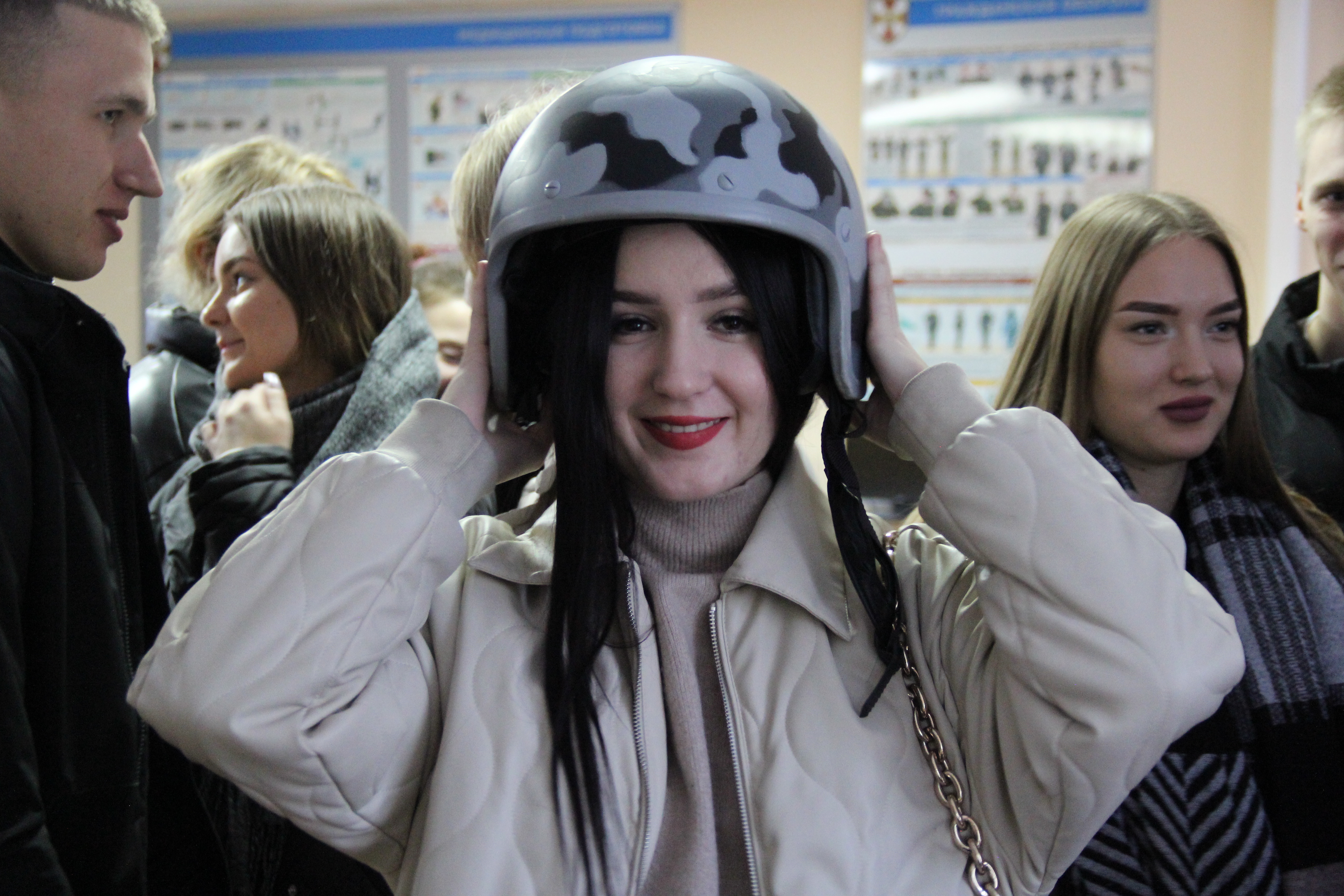 Офицеры вневедомственной охраны в Петрозаводске провели экскурсию для студентов