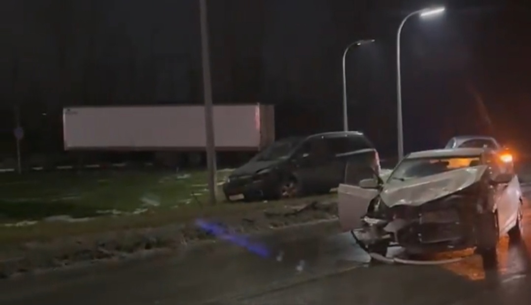 Жесткая авария с участием трех машин произошла на окраине Петрозаводска