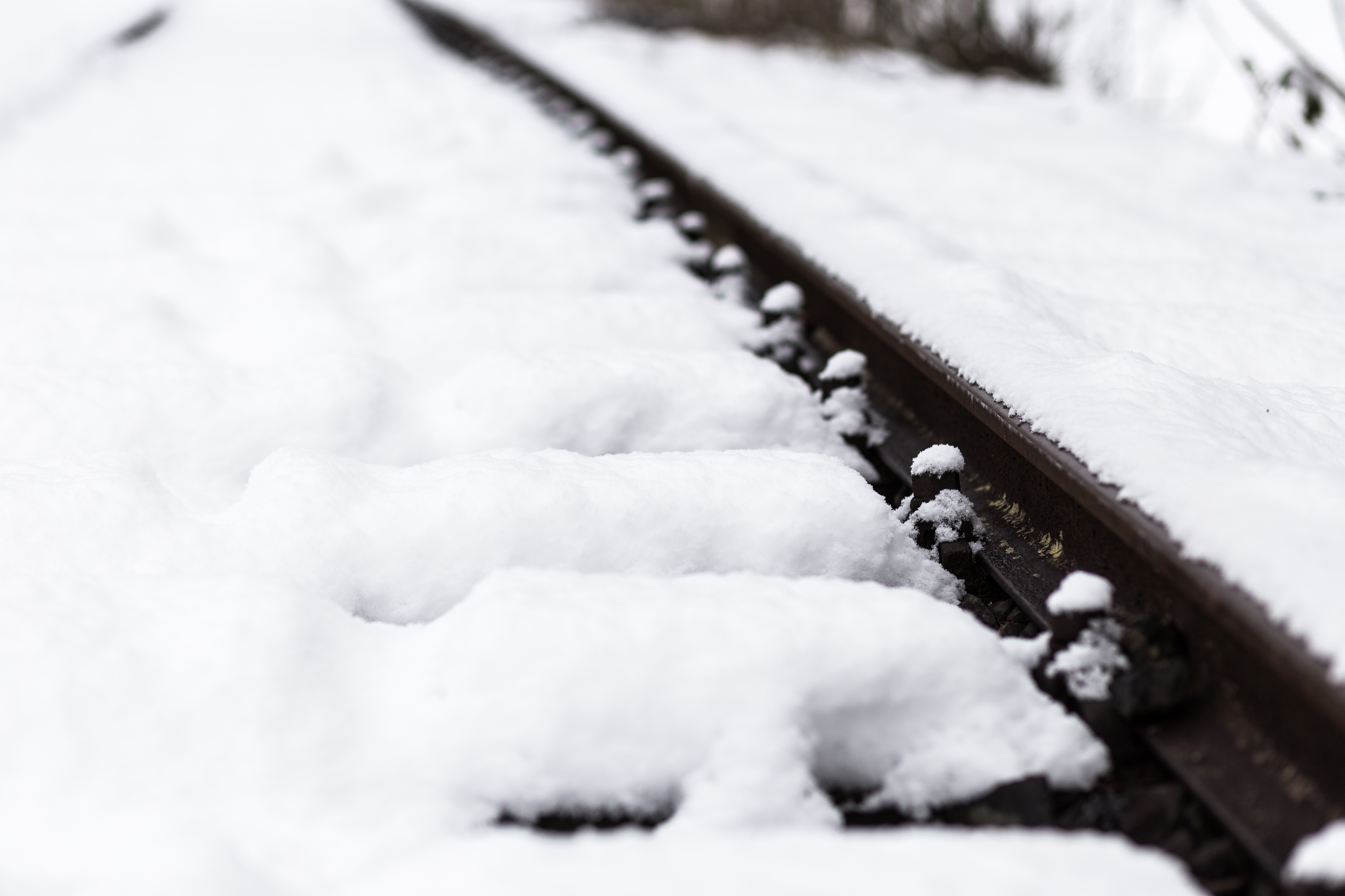 В ОЖД рассказали, чем будут чистить от снега железные дороги в Карелии