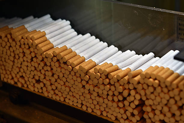 По искам Роспотребнадзора суд наказал предпринимателей Карелии за нарушения продажи табака
