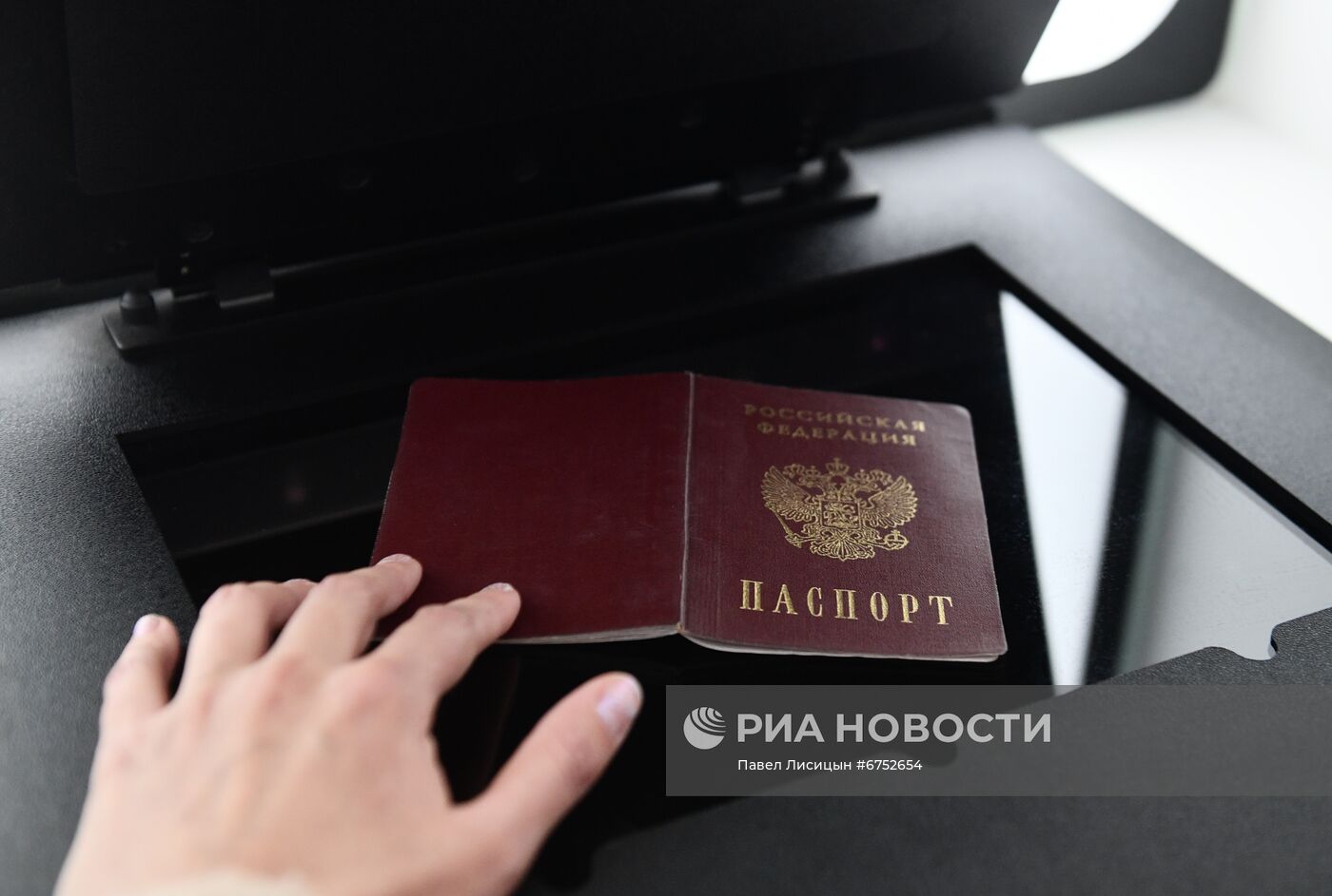 В России увеличили госпошлину за выдачу загранпаспортов 