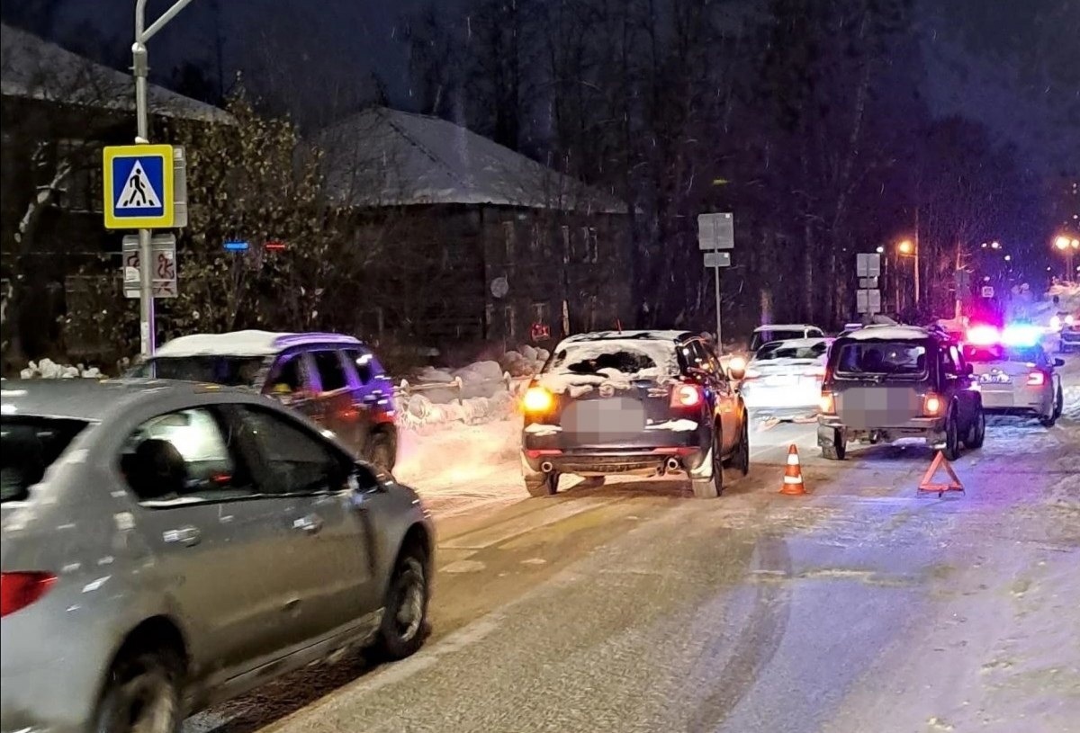 Пенсионер на легковушке сбил пешехода на «зебре» в Петрозаводске