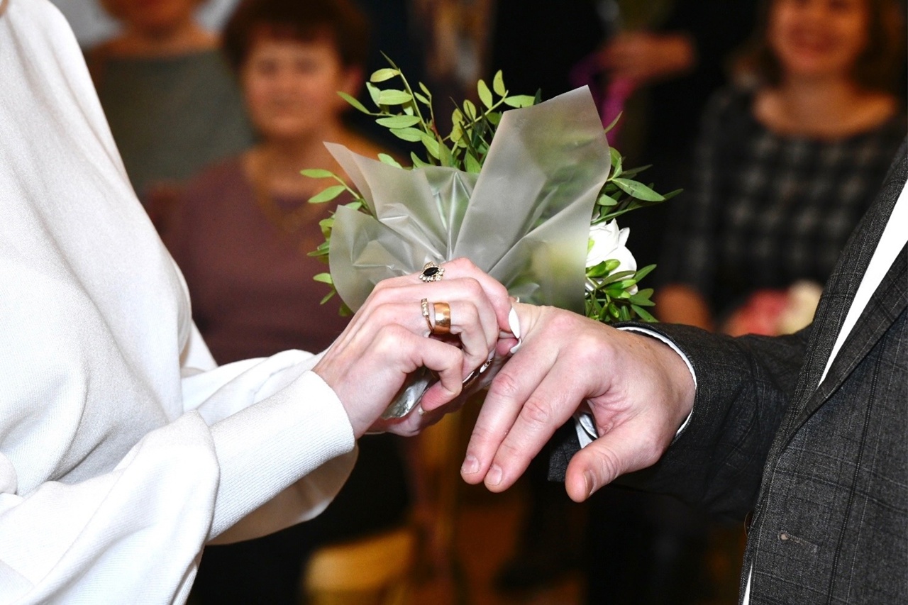 Главврач перинатального центра Карелии, ушедший на СВО, отметил с супругой серебряную свадьбу
