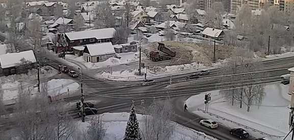 Петрозаводчане возмущены складированием убранного снега в одном из крупных районов города 