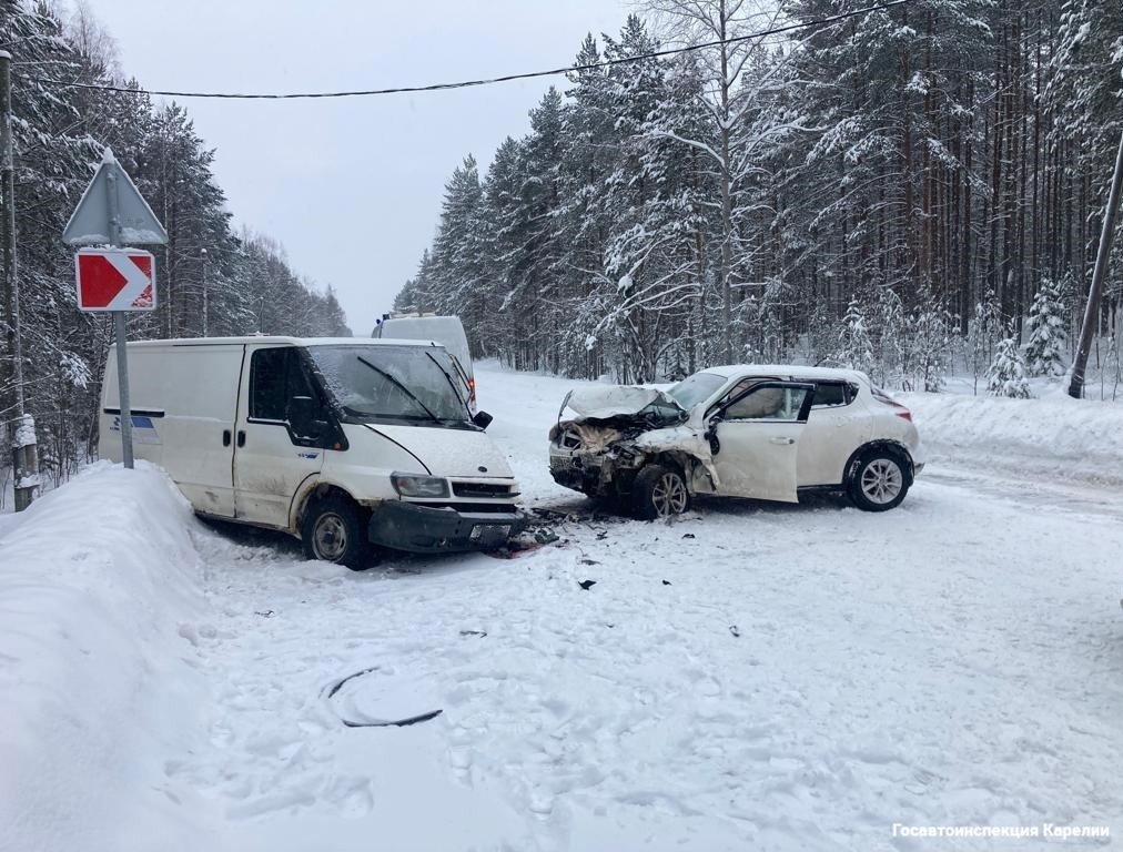 Маленький ребенок пострадал в аварии на встречной полосе в Карелии