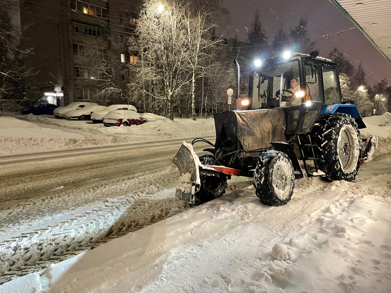 Три района Петрозаводска будут чистить от снега этой ночью