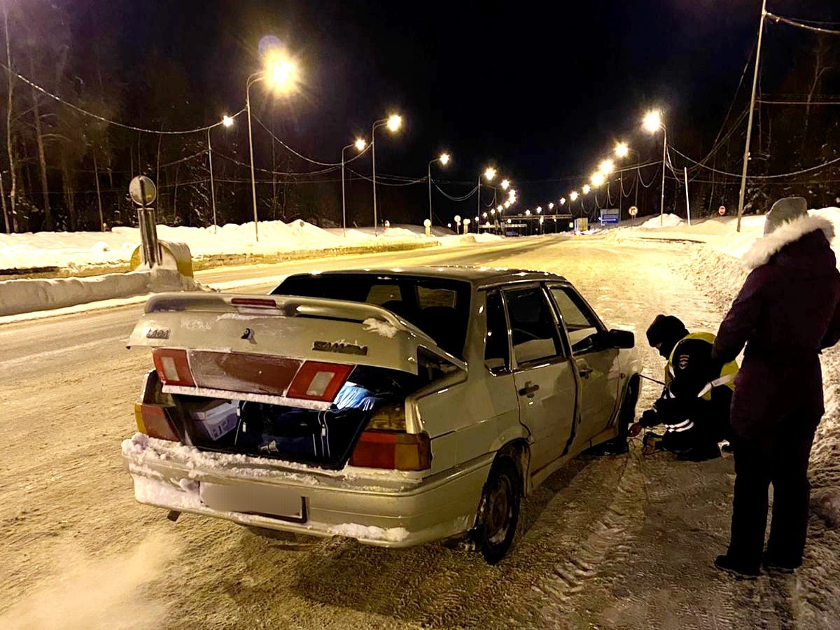 Дорожные полицейские Петрозаводска пришли на помощь девушке-водителю |  СТОЛИЦА на Онего