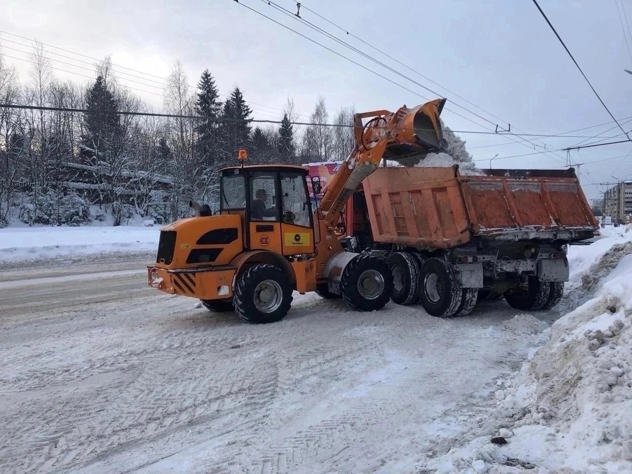 В крупном районе Петрозаводска пройдет ночная уборка снега