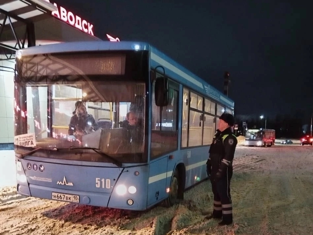 Один человек погиб в Петрозаводске в аварии с участием автобуса