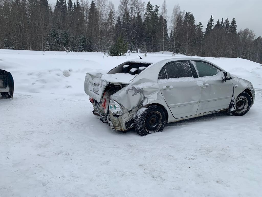 Житель Карелии разбил свое авто о дорожное ограждение и отправился в  больницу | СТОЛИЦА на Онего