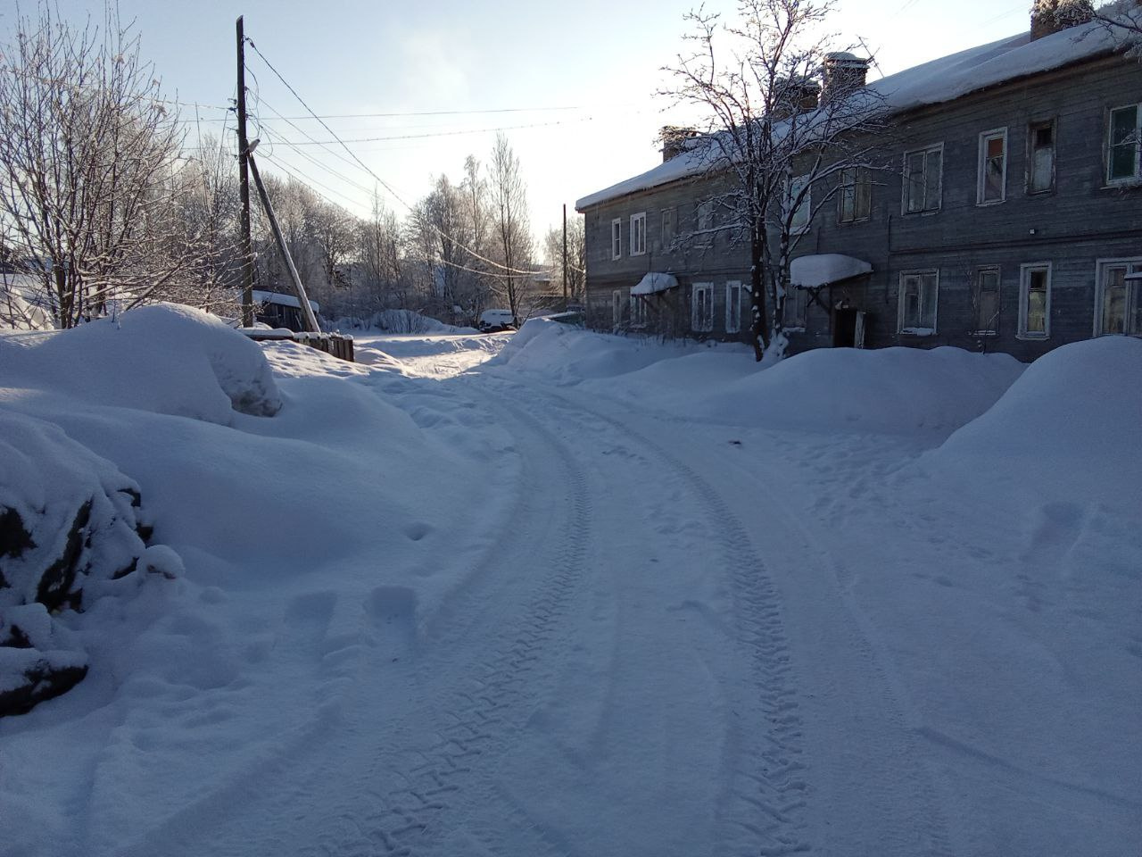 В столице Карелии нашли более 100 нарушений по уборке снега и льда во дворах