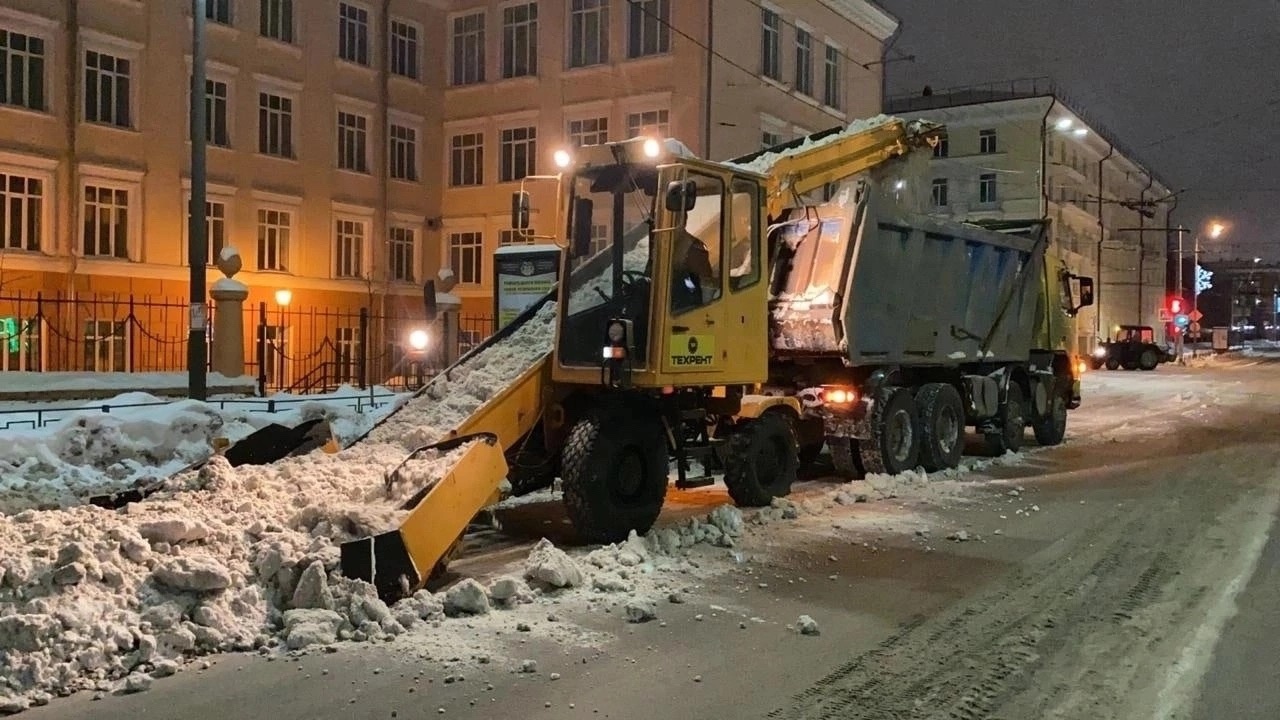 ГИБДД предупредила о ночной уборке снега в трех крупных районах Петрозаводска