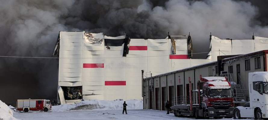 Продавцам назвали суммы компенсаций за сгоревшие на складе в Шушарах товары