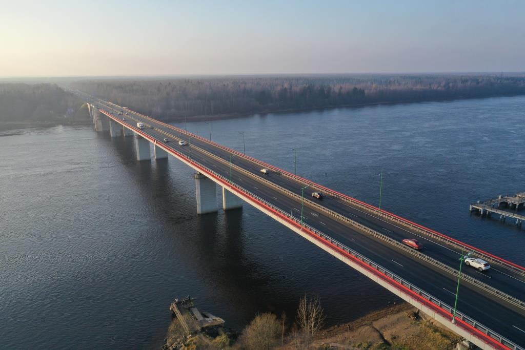 Ведущая в Карелию трасса будет перекрыта из-за разводки моста
 
