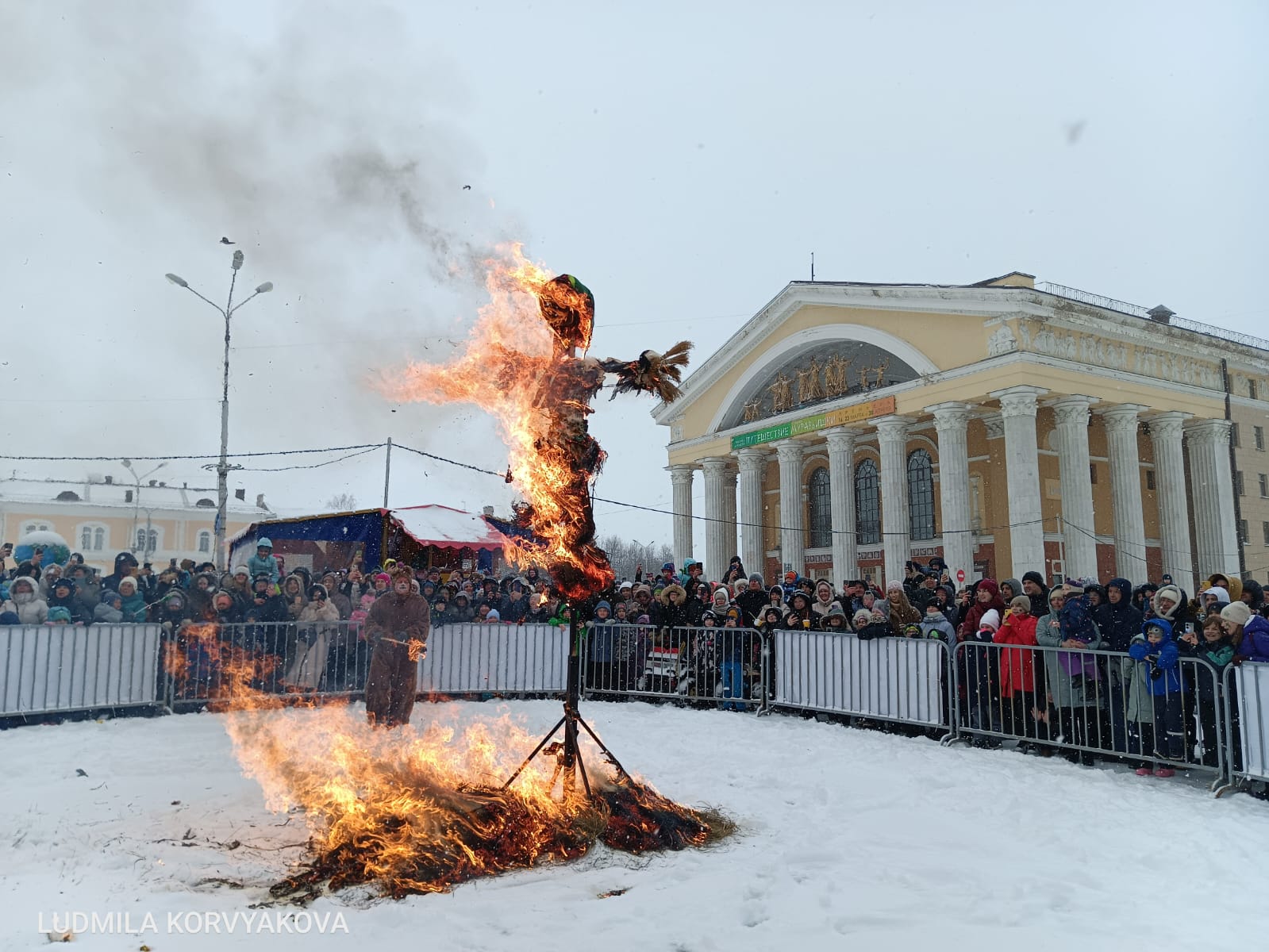 Чучело сожгли на центральной площади Петрозаводска
