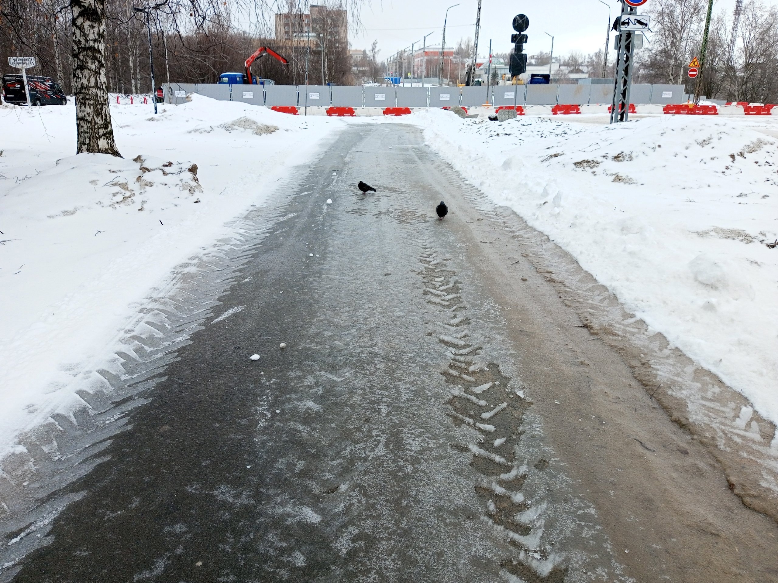 «Один сплошной каток»: житель Петрозаводска ужаснулся от состояния тротуаров