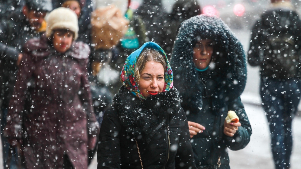 Циклон с центром над Карелией принесет снег в Петербург