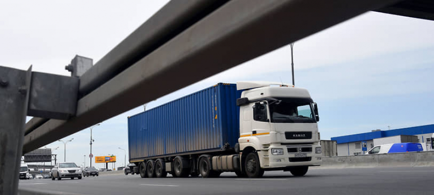 В Карелии временно ограничат движение грузовиков