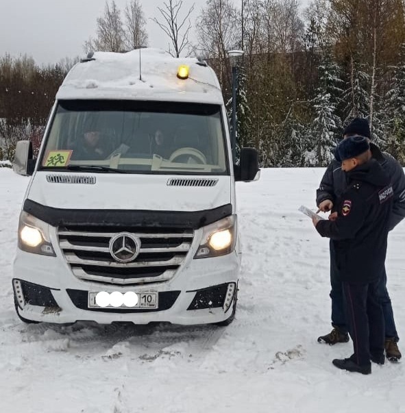 Автоинспекторы Петрозаводска рекомендуют отложить запланированные на выходные поездки с детьми