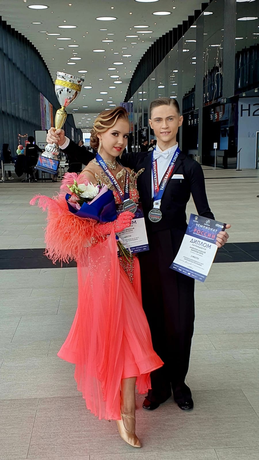 Танцоры из Петрозаводска, которые находились в здании «Крокус Сити холла» в момент теракта, привезли серебро с Первенства страны