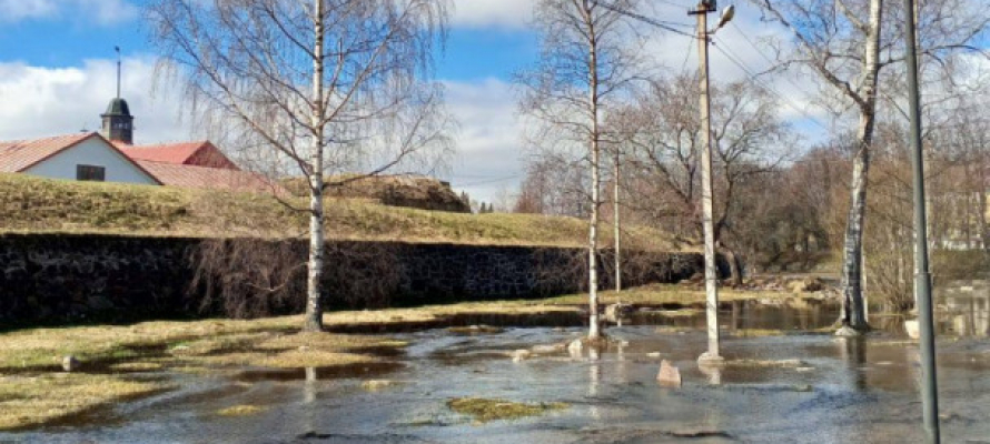 Жителей Карельского перешейка предупредили об опасности из-за сброса воды в Финляндии