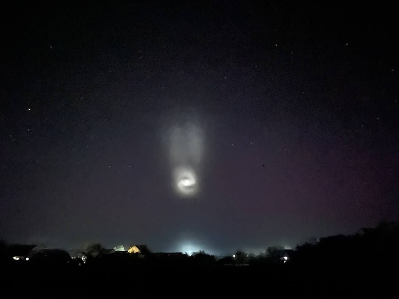 Что-то похожее на НЛО наблюдали в небе жители Карелии 