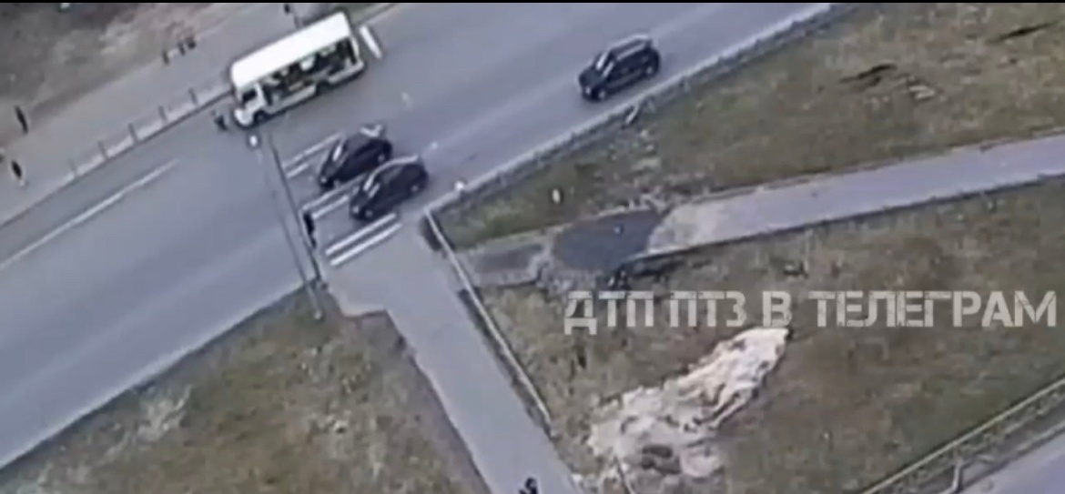 Самокатчик в Петрозаводске чудом ушел из-под колес автобуса