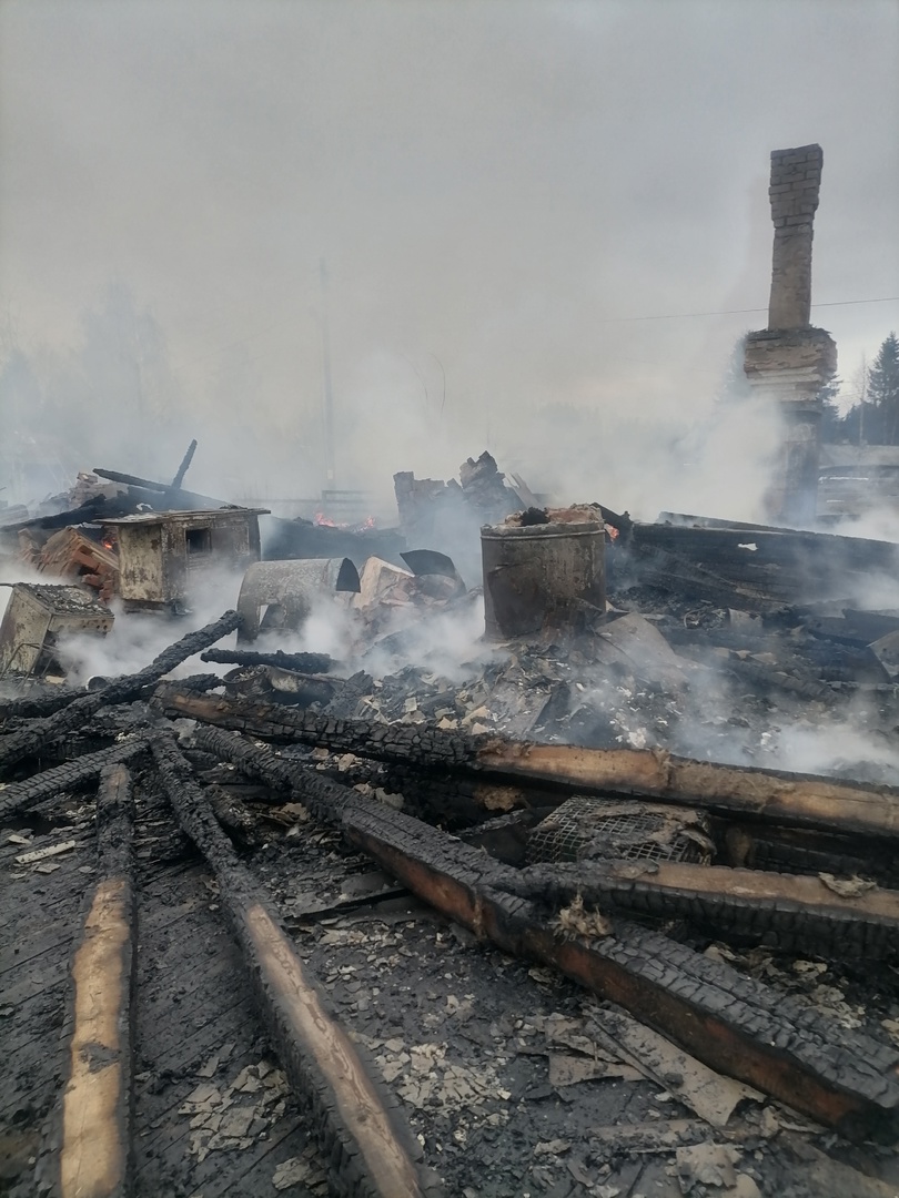 Появились фото страшного пожара в Суоярвском районе Карелии