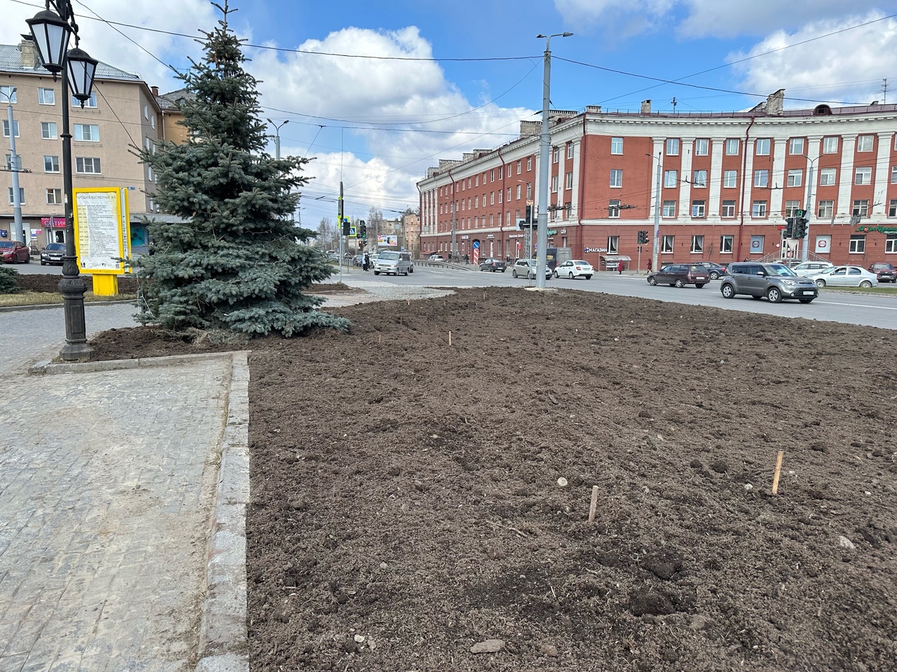 Площадь Гагарина в Петрозаводске приводят в порядок