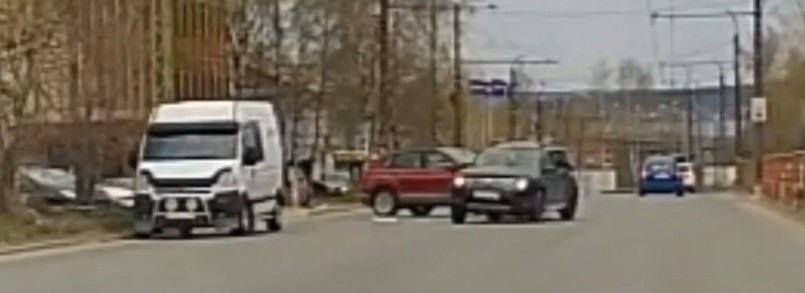 Два автомобиля столкнулись на улице Заводская в Петрозаводске