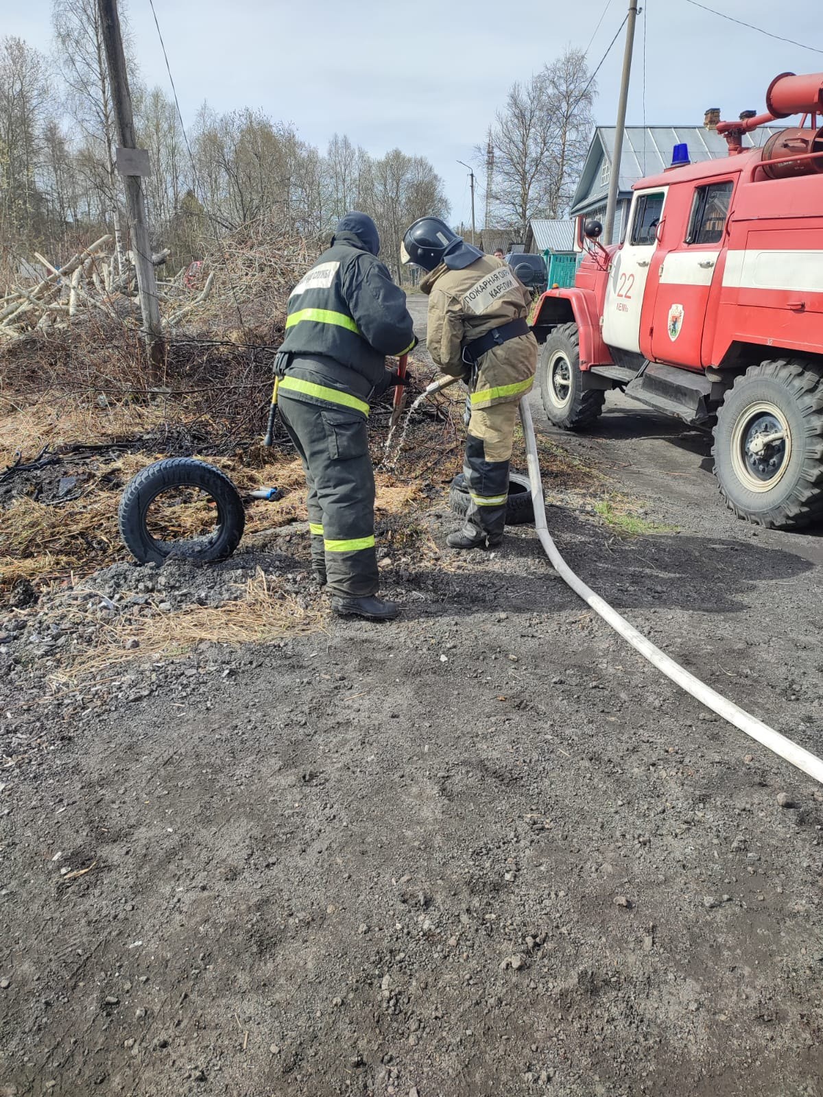 На севере Карелии пожарные выезжали на тушение горящей травы